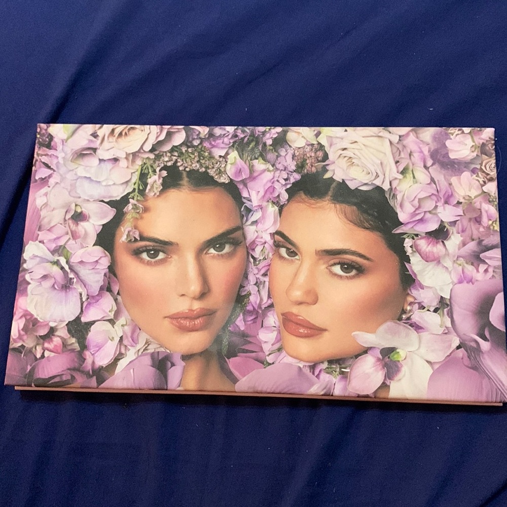 kylie cosmetics eyeshadow palette